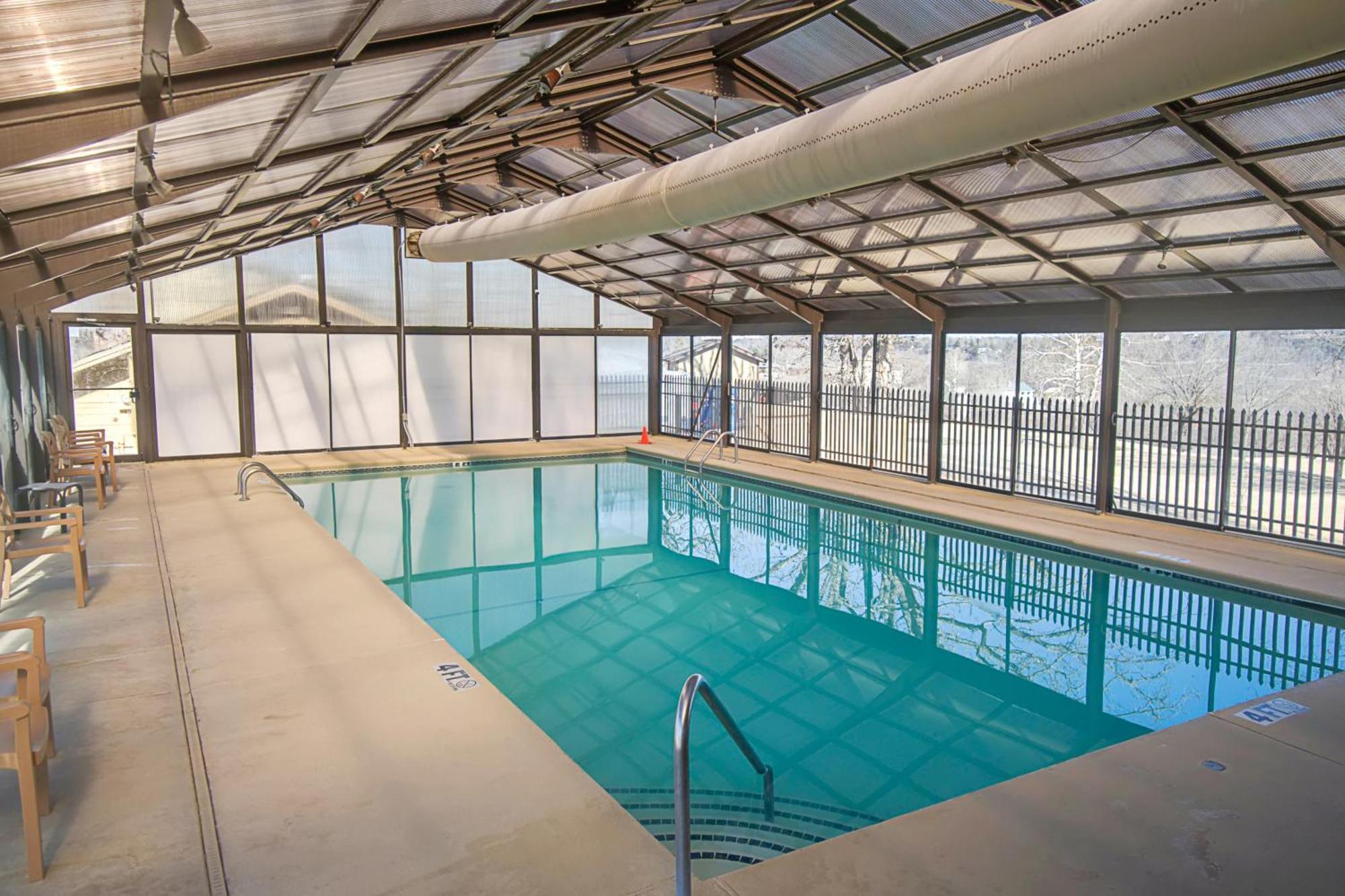 Lofty Retreat & Paradise Pointe Μπράνσον Δωμάτιο φωτογραφία