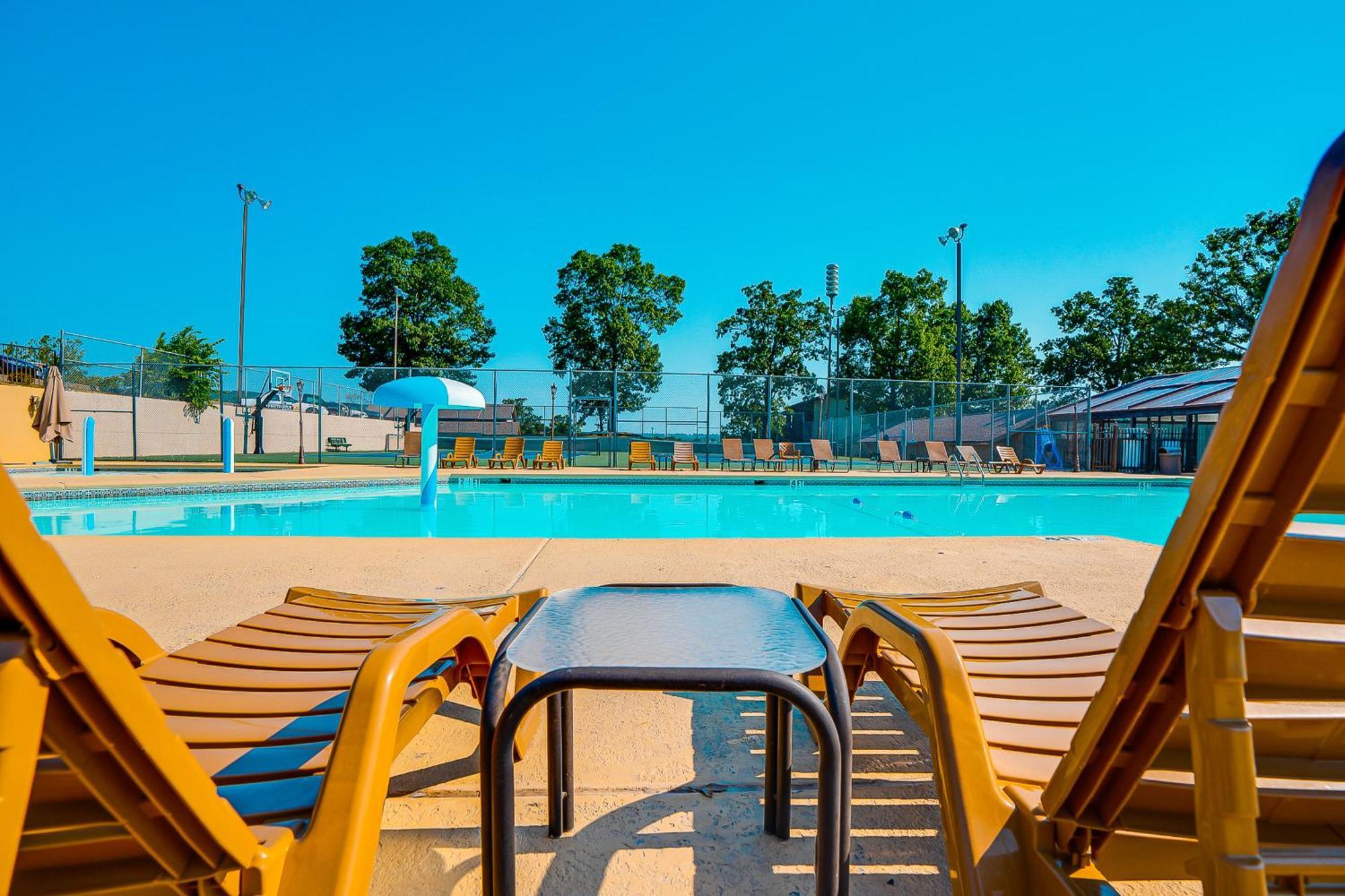 Lofty Retreat & Paradise Pointe Μπράνσον Δωμάτιο φωτογραφία