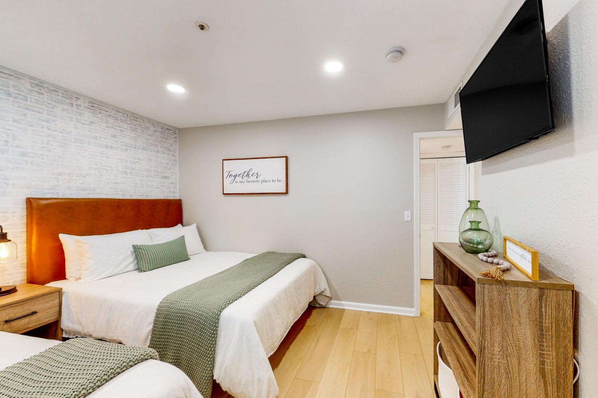 Lofty Retreat & Paradise Pointe Μπράνσον Δωμάτιο φωτογραφία